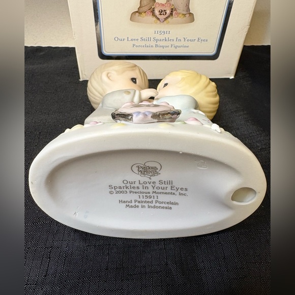 Precious Moments Romantic Couple Figurine in Cream and Tan - Picture 4 of 6